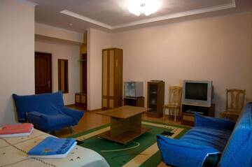 Фото номера Полулюкс Курортные отели Три Короны г. Чолпон-Ата 2