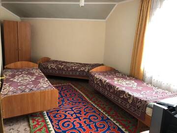Фото номера Стандартный семейный номер Гостевой дом Guest house Visit г. Чолпон-Ата 2