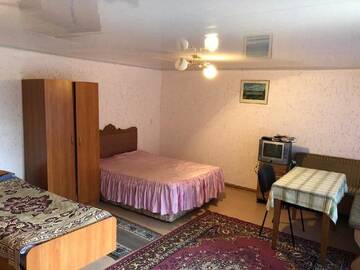 Фото номера Двухместный номер с 1 кроватью и общим туалетом Гостевой дом Guest house Visit г. Чолпон-Ата 4