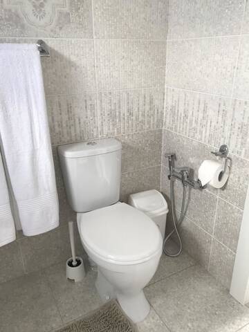 Фото номера Роскошный четырехместный номер Гостевой дом Guest House “Aura” г. Чолпон-Ата 10