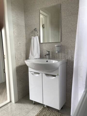 Фото номера Роскошный четырехместный номер Гостевой дом Guest House “Aura” г. Чолпон-Ата 11