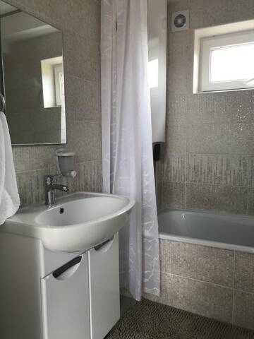 Фото номера Роскошный четырехместный номер Гостевой дом Guest House “Aura” г. Чолпон-Ата 12