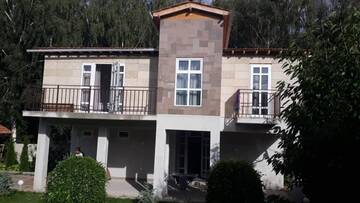 Фотографии Гостевой дом Zaton Guesthouse г. Чолпон-Ата (Киргизия) №3 Фото Гостевой дом Zaton Guesthouse г. Чолпон-Ата 3